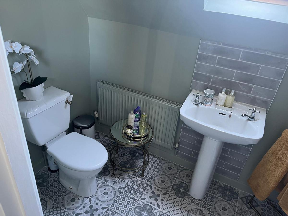 Chellowdene House ナヴァン エクステリア 写真